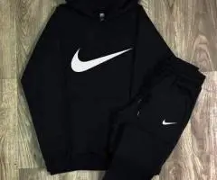 vêtements femme et basket - 10