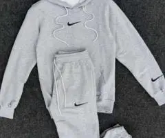 vêtements femme et basket - 14